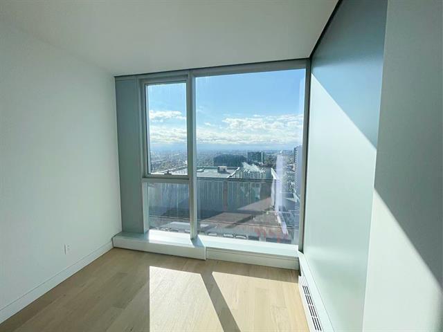 #2410 - 1500 Boul. René-Lévesque O.