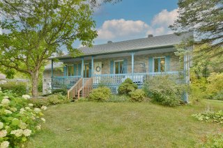 385 Rue Raby