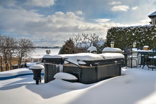 Hot tub