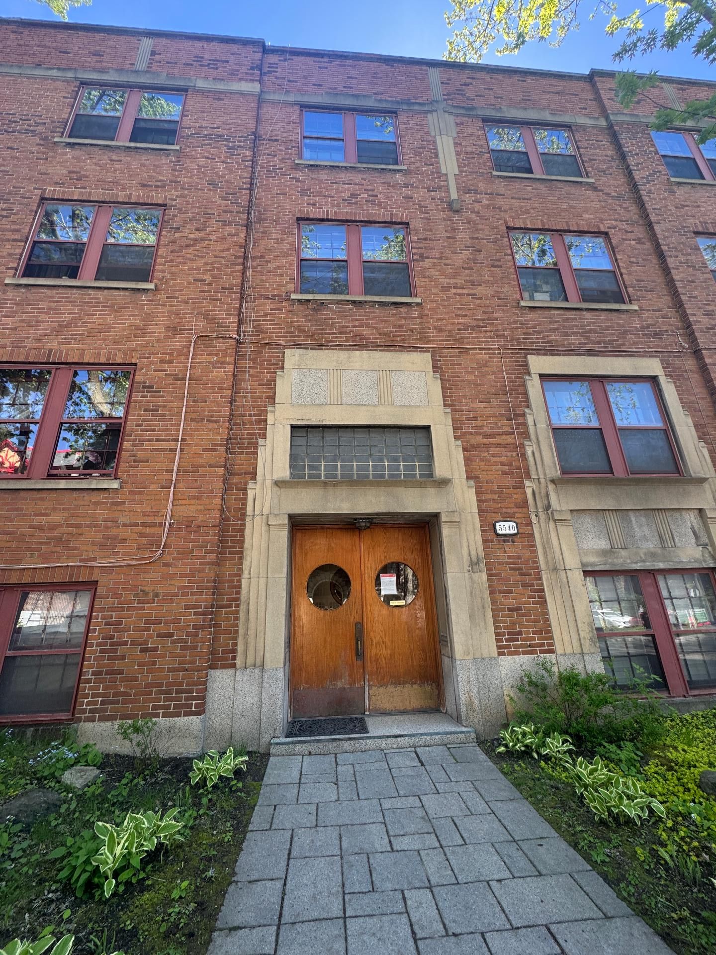 #5 - 5540 Av. Woodbury
