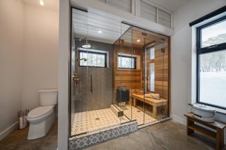 Ensuite bathroom
