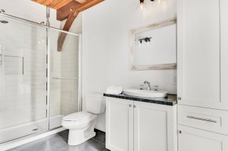 Salle de bains attenante à la CCP