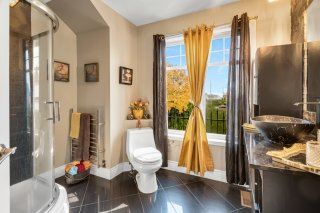 Salle de bains attenante à la CCP