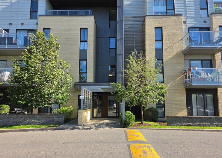 #406 - 740 32e Avenue