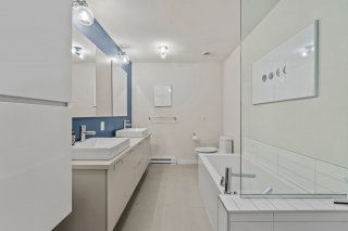 Salle de bains attenante à la CCP