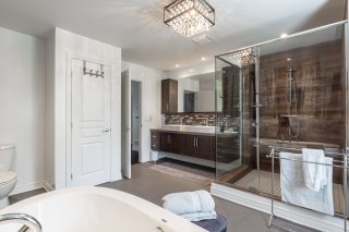 Ensuite bathroom