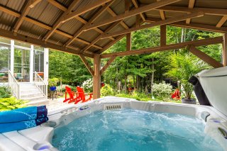 Hot tub