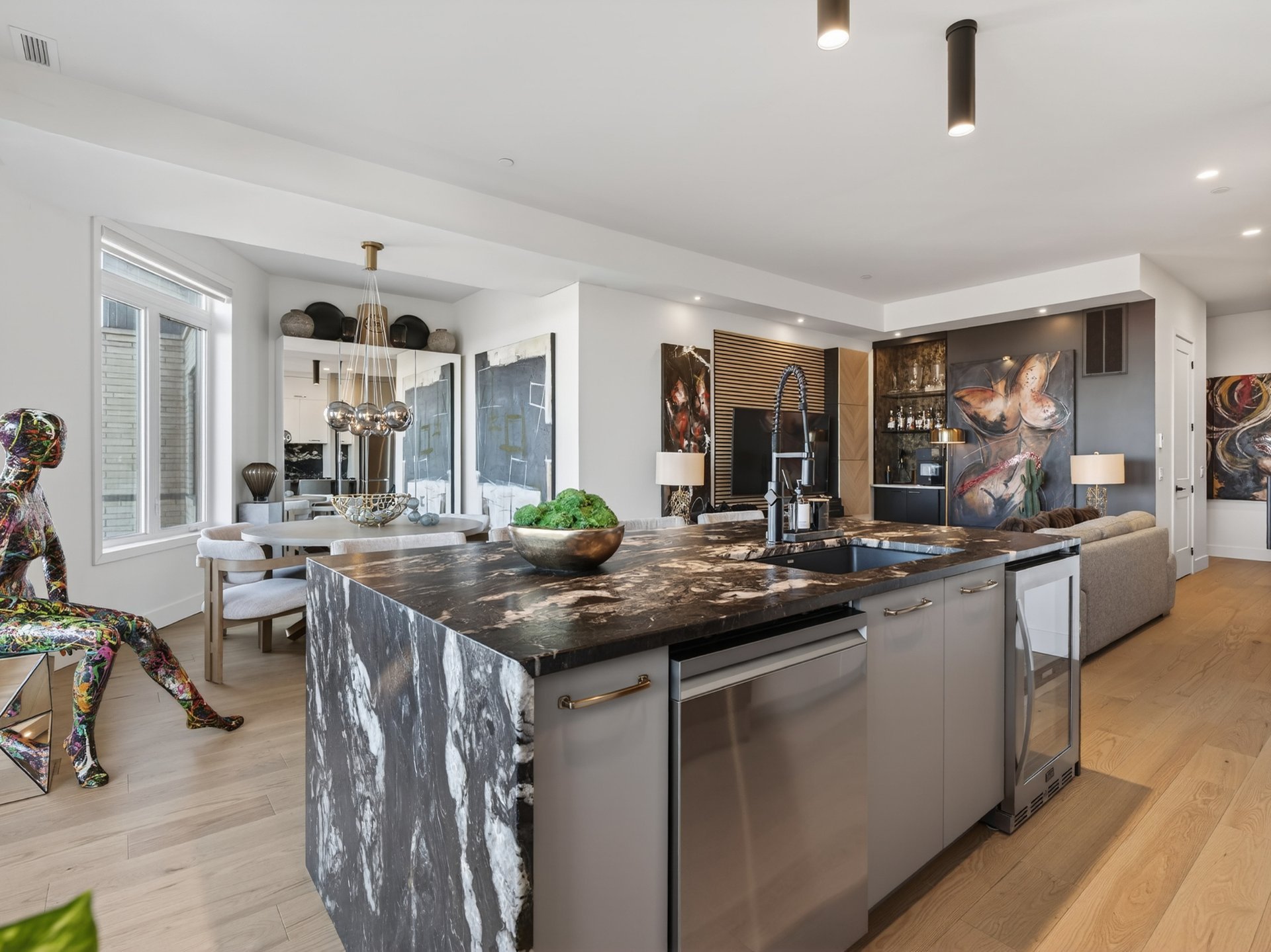#2304 - 120 Rue de Candiac