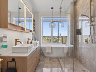 Ensuite bathroom