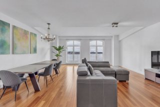 #410 - 1000 Rue de la Commune E.