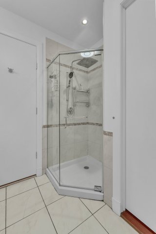 Salle de bains attenante à la CCP