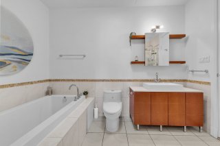 Salle de bains attenante à la CCP