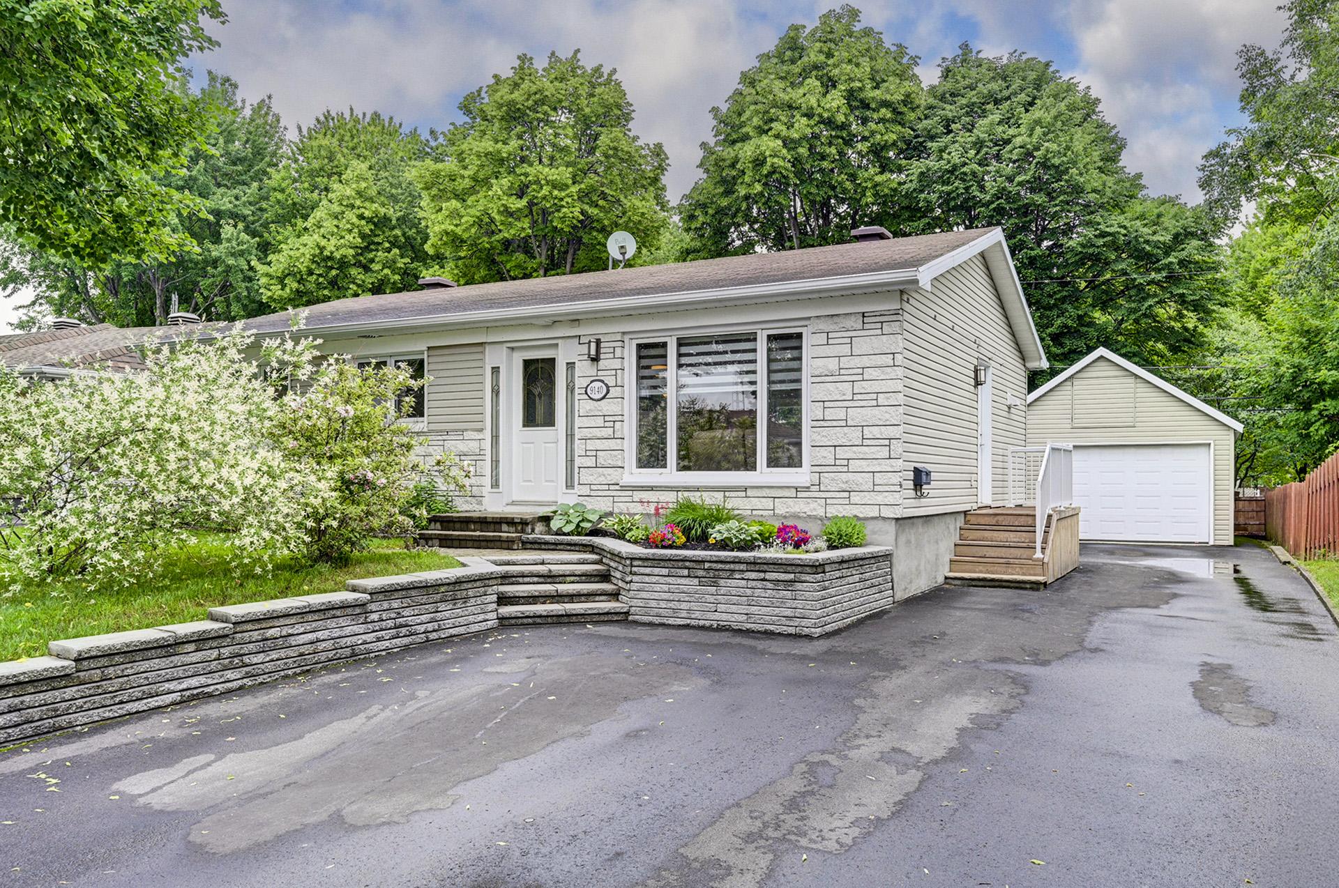 9140 Rue Dostaler