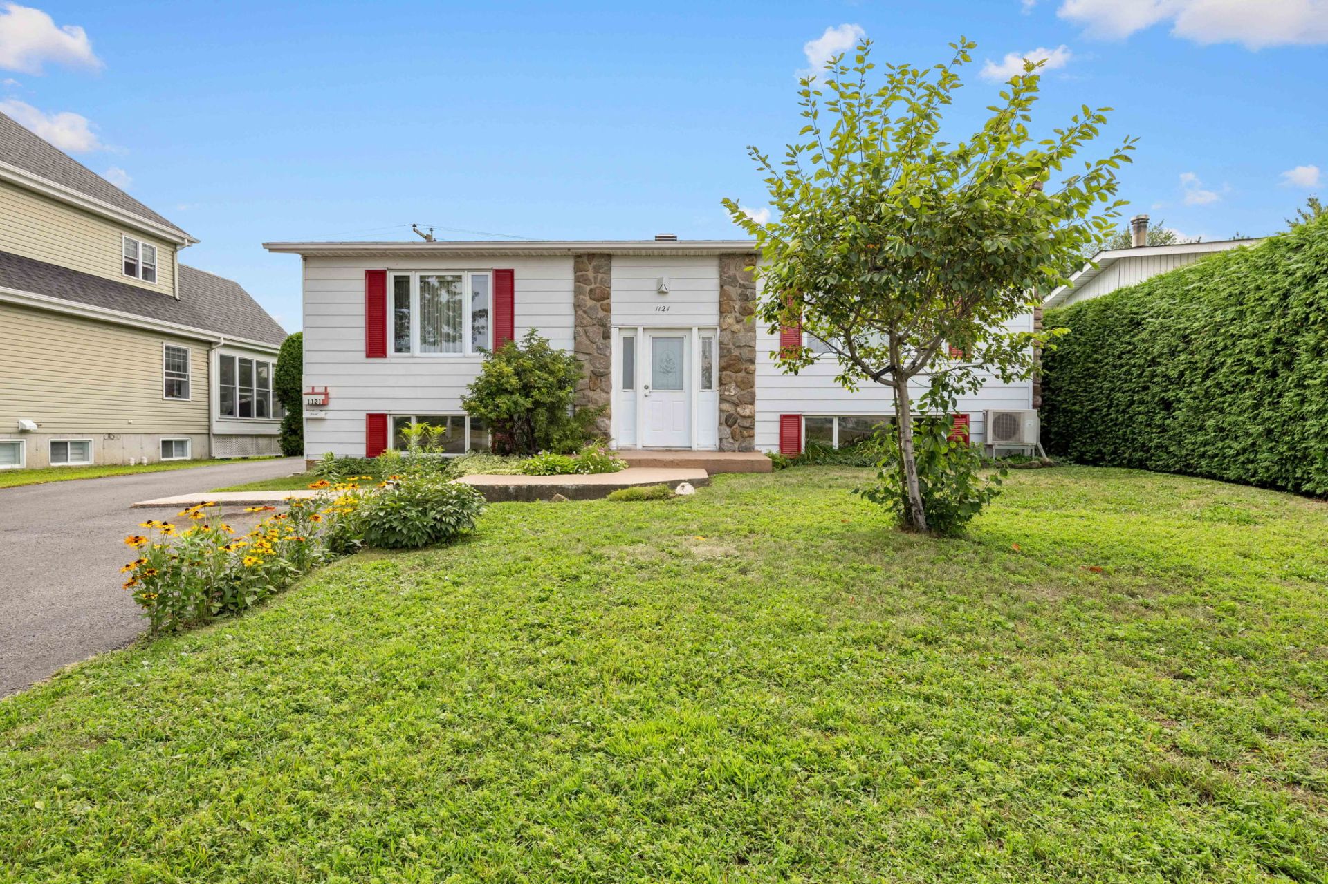 1121 Rue Ladouceur