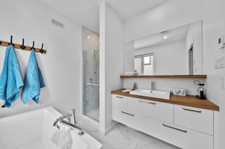 Ensuite bathroom