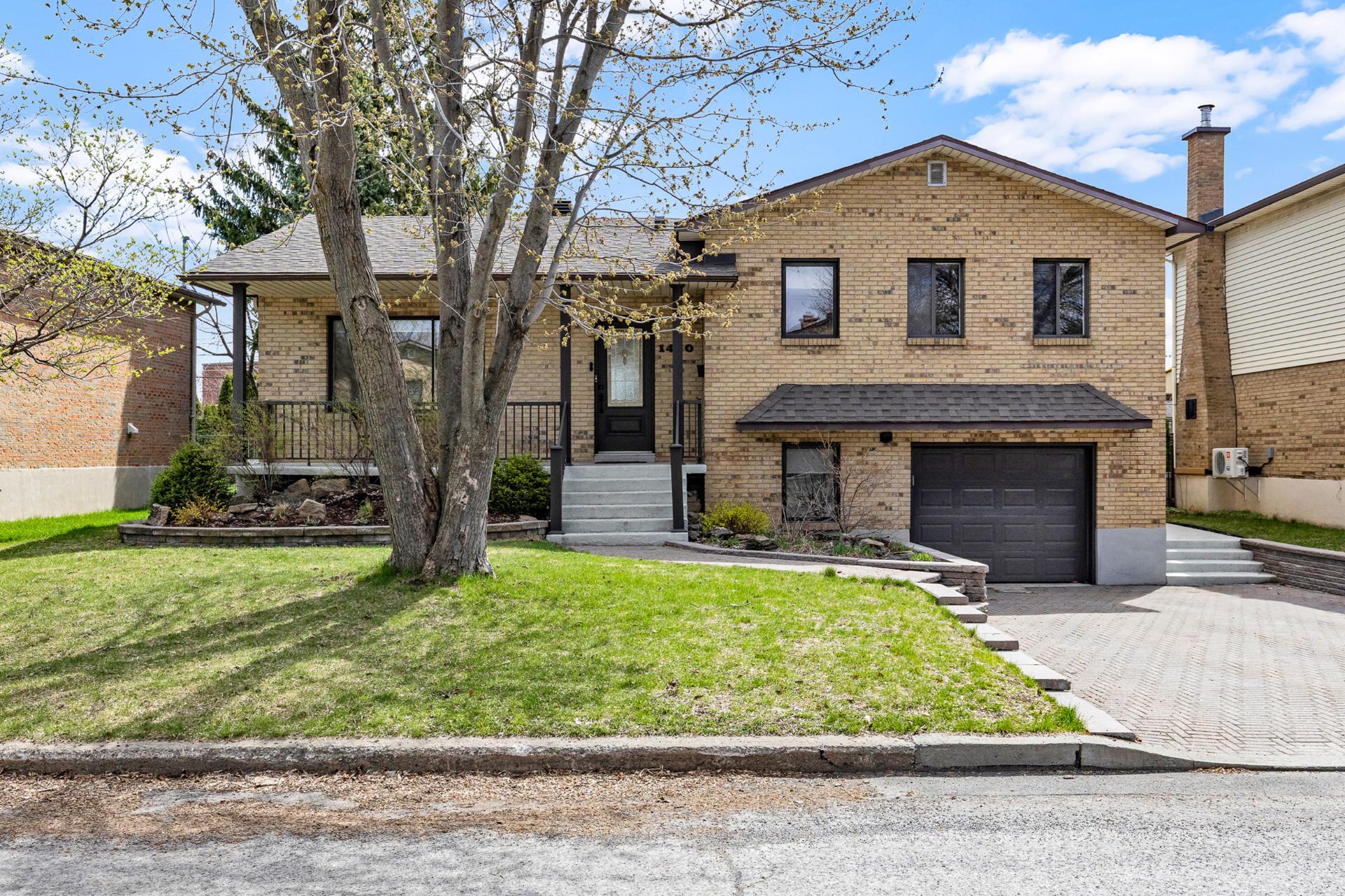 1440 Rue Louis-Durocher