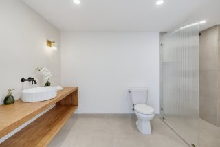 Ensuite bathroom
