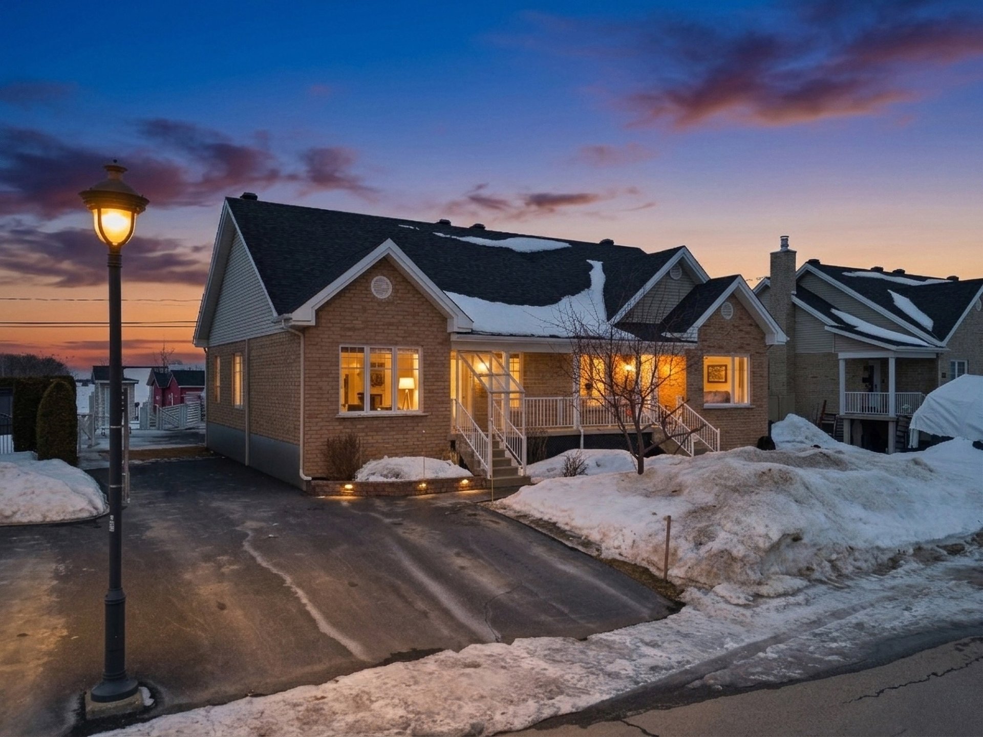 1645 Av. Roland-Salvail