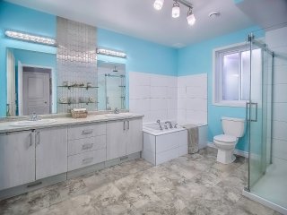 Ensuite bathroom