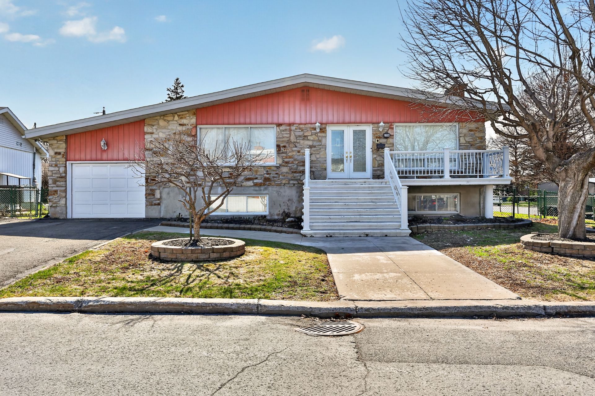 1738 Rue Le Royer