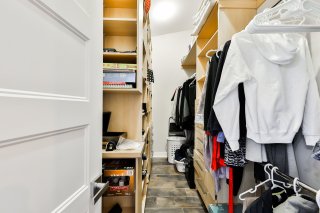 Walk-in closet