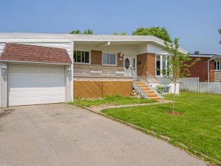 2248 Rue de Perse