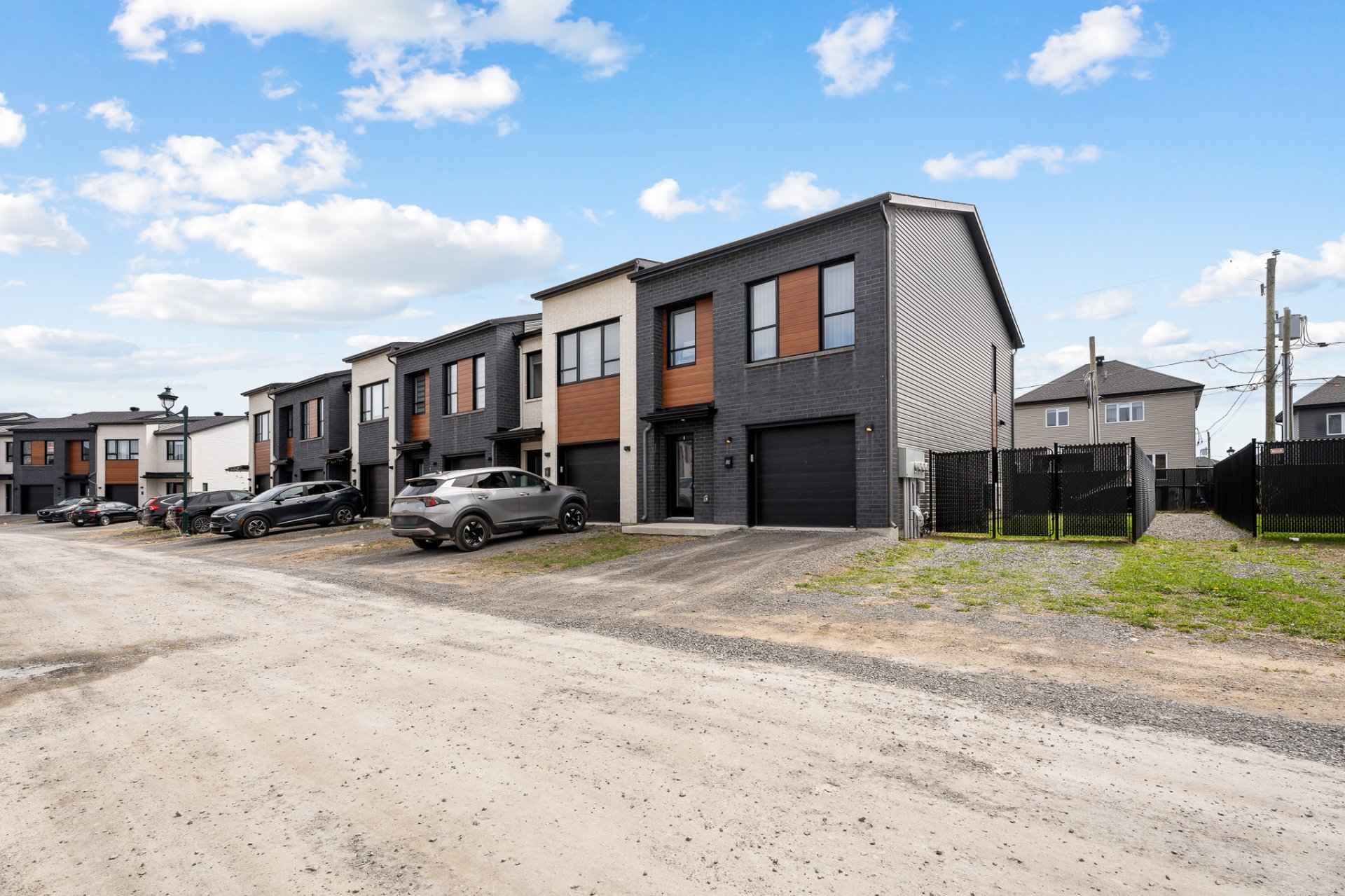 381 Rue du Merlot
