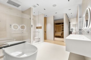 Ensuite bathroom