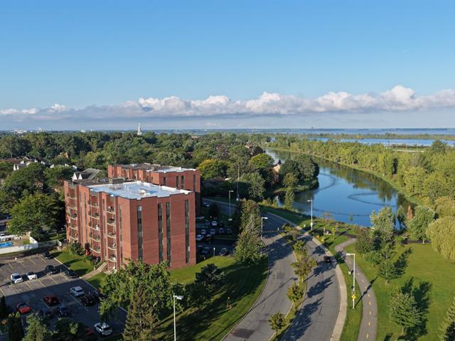 #203 - 40 Av. de Balmoral