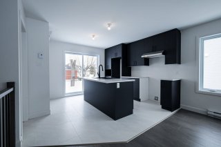3204 Rue Paul-Daunais