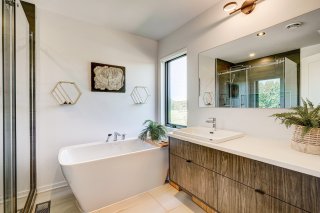 Ensuite bathroom