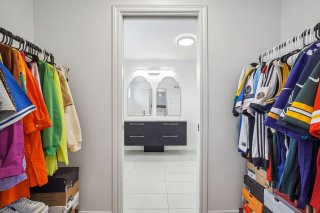 Walk-in closet