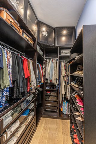 Walk-in closet