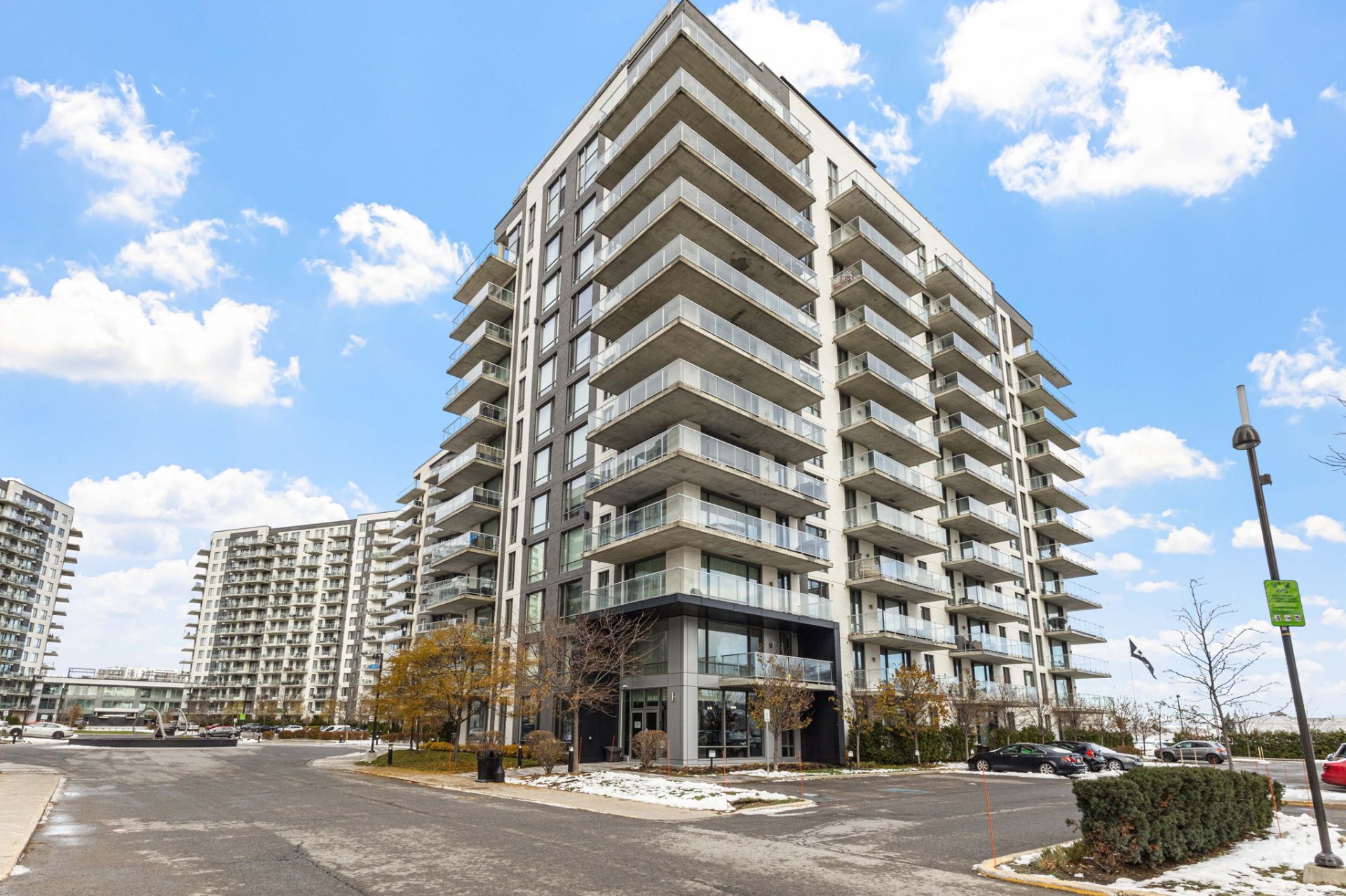 #1002 - 3641 Av. Jean-Béraud