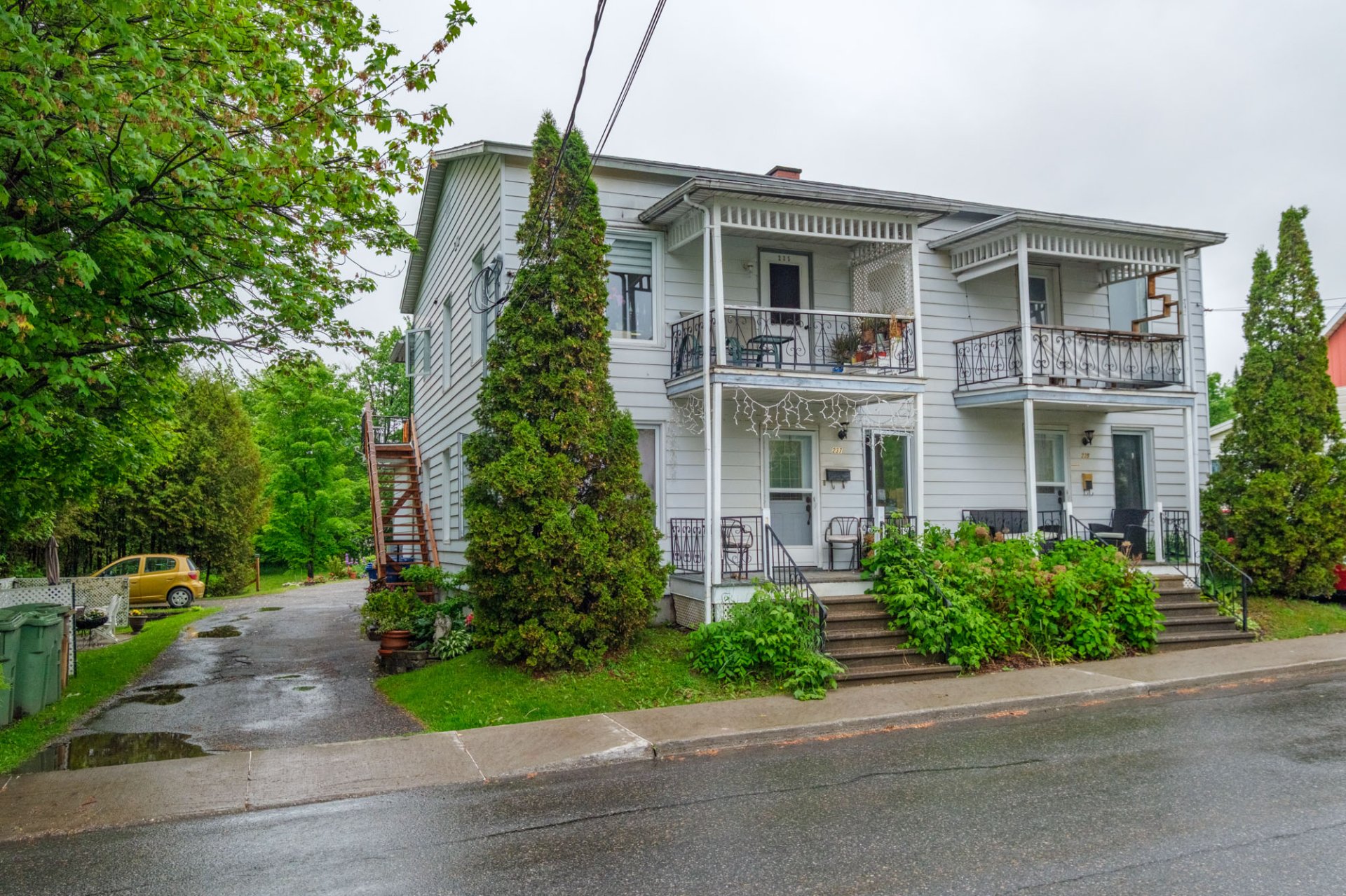 235 Rue Ste-Catherine