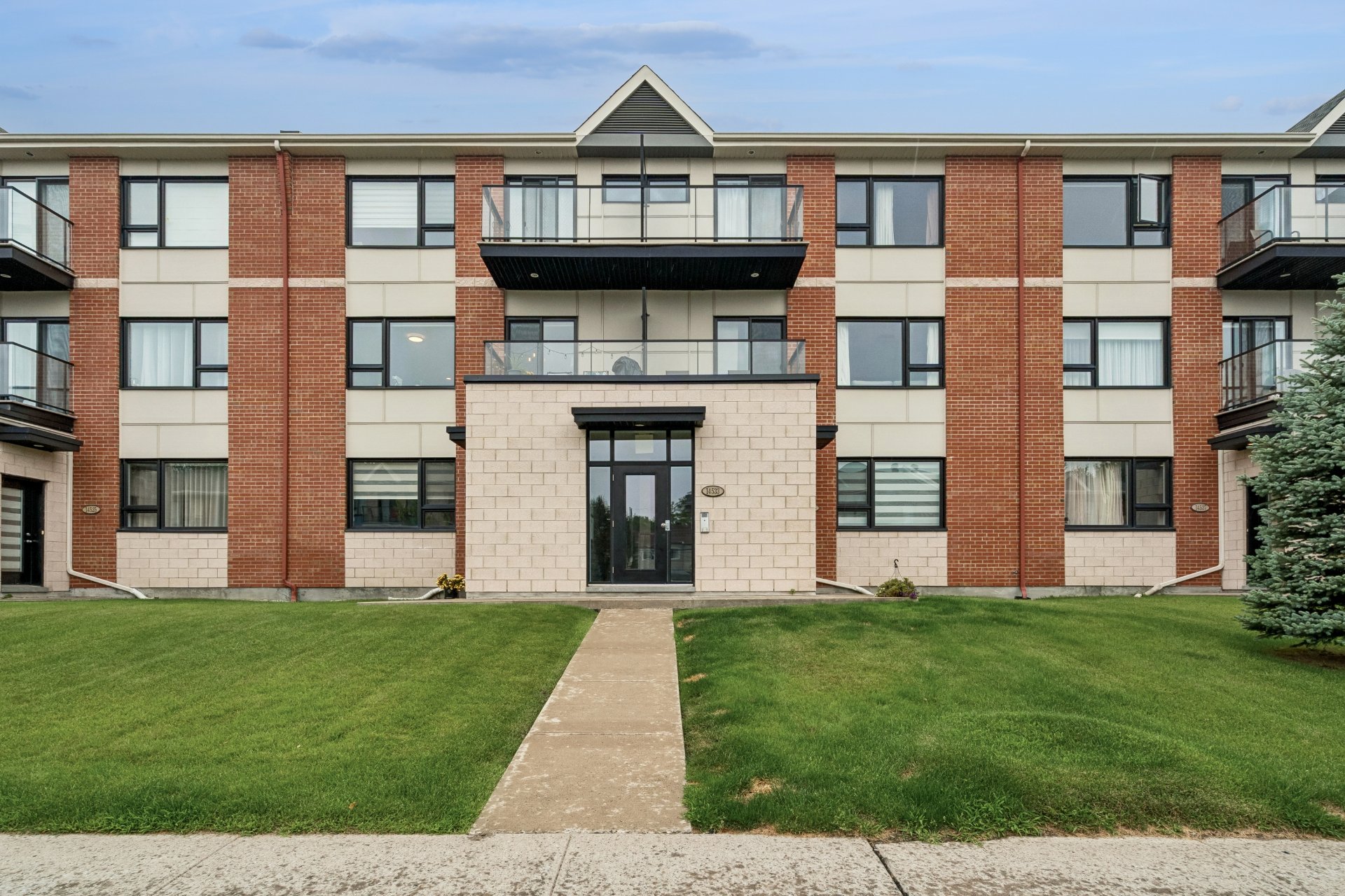 #C200 - 14533 Rue Bernard-Geoffrion