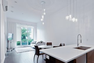 #106 - 4923 Rue Jean-Talon O.