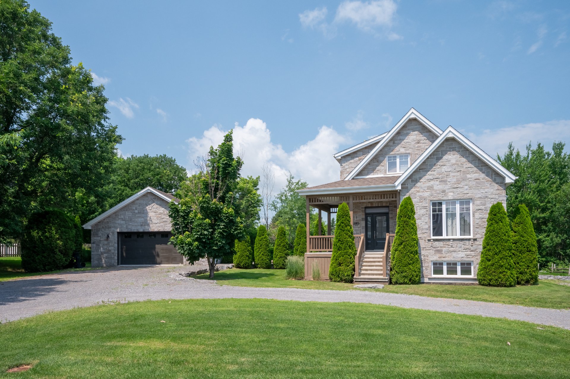 585 Rue Valmore-Forget
