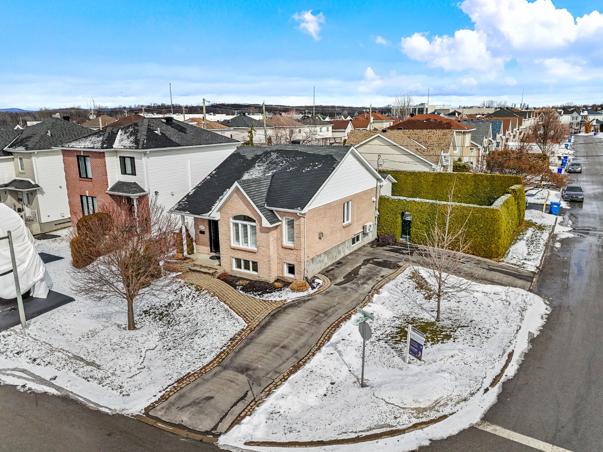 2373 Rue des Siffleurs