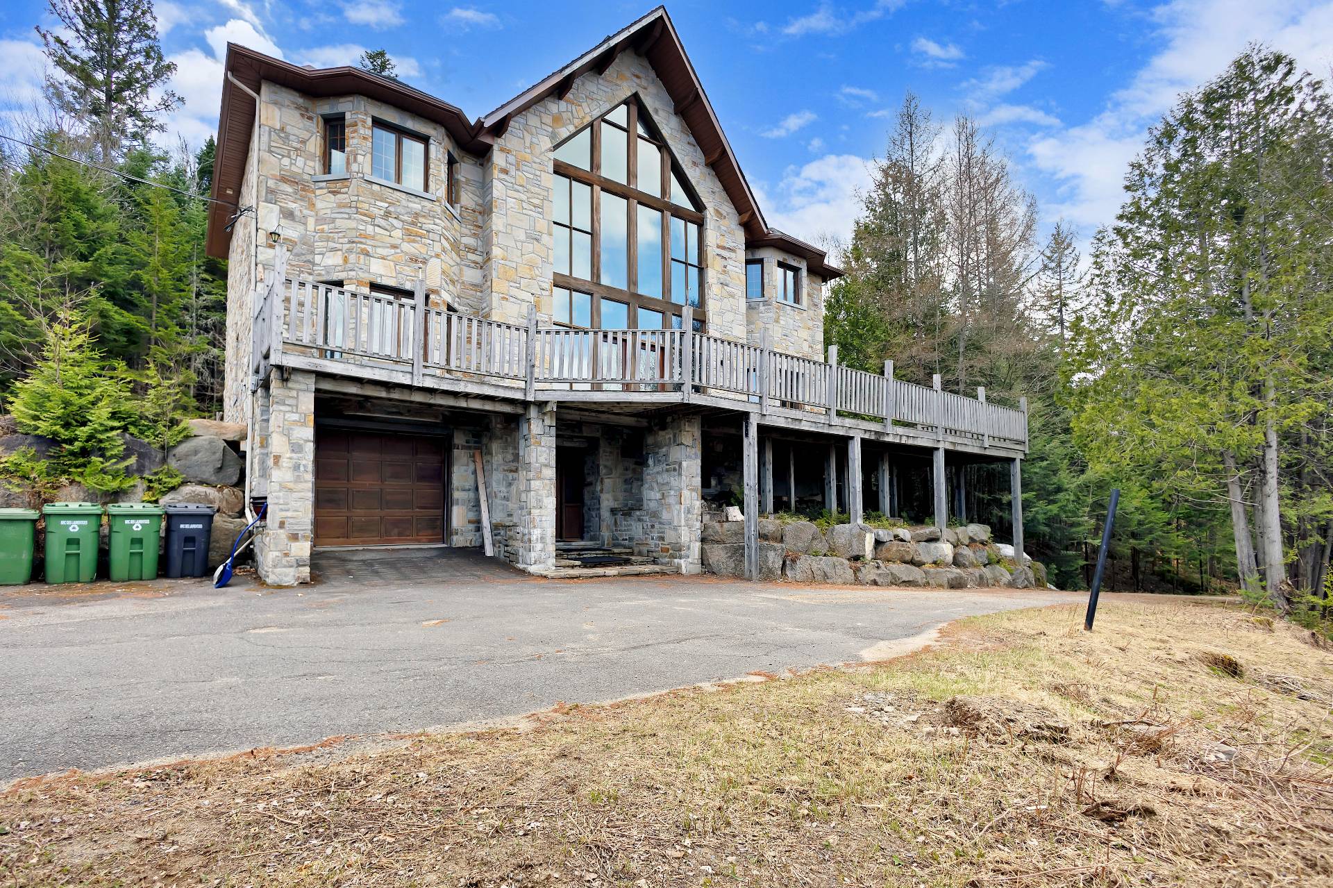 489 Ch. du Lac-Manitou S.