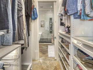 Walk-in closet