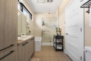 Salle de bains attenante à la CCP