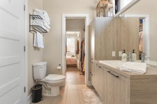 Salle de bains attenante à la CCP