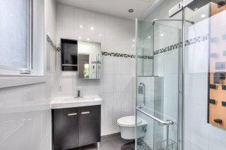 Ensuite bathroom