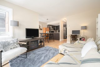 #3 - 5772 Av. Pierre-De Coubertin