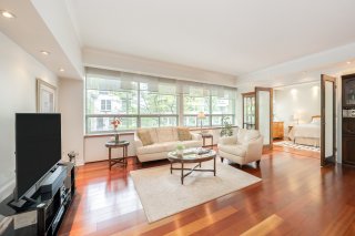 #204-1545 Av. du Docteur Penfield Montréal (Ville-Marie)