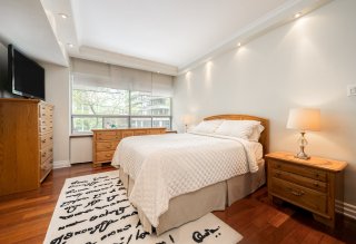 #204-1545 Av. du Docteur Penfield Montréal (Ville-Marie)