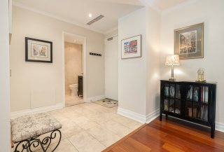 #204-1545 Av. du Docteur Penfield Montréal (Ville-Marie)