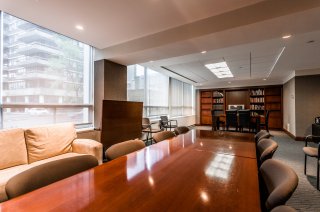 #204-1545 Av. du Docteur Penfield Montréal (Ville-Marie)