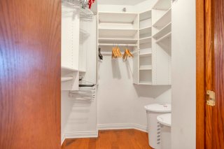 Walk-in closet